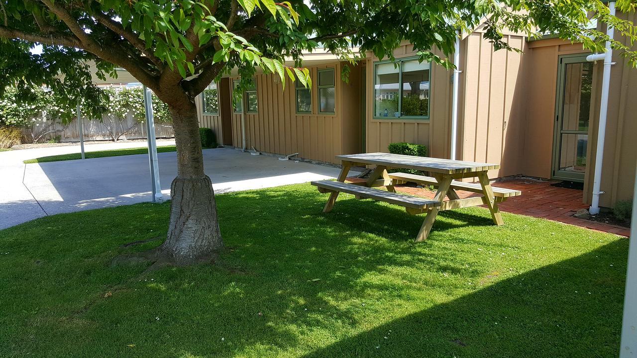 Catlins Area Motel Owaka Exterior photo
